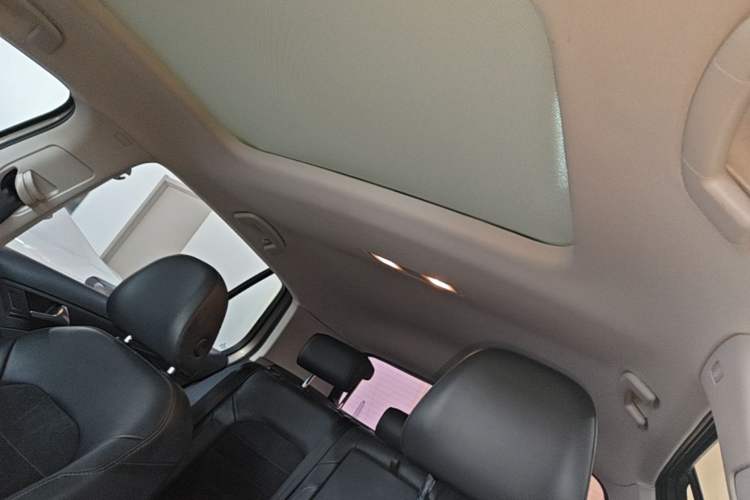 Used Volkswagen Golf 2018 230TSI Automatic Luxury Version Headliner