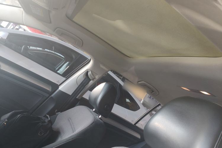 Used Volkswagen Golf 2018 230TSI Automatic Comfort Model Headliner