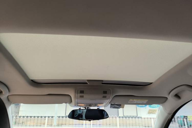 Used Volkswagen Golf 2018 230TSI Automatic Comfort Model Headliner