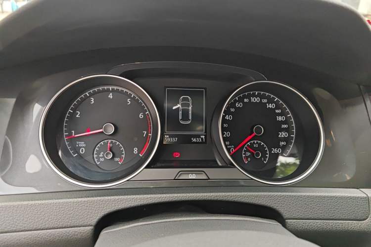Used Volkswagen Golf 2018 230TSI Automatic Luxury Version Instrument Cluster