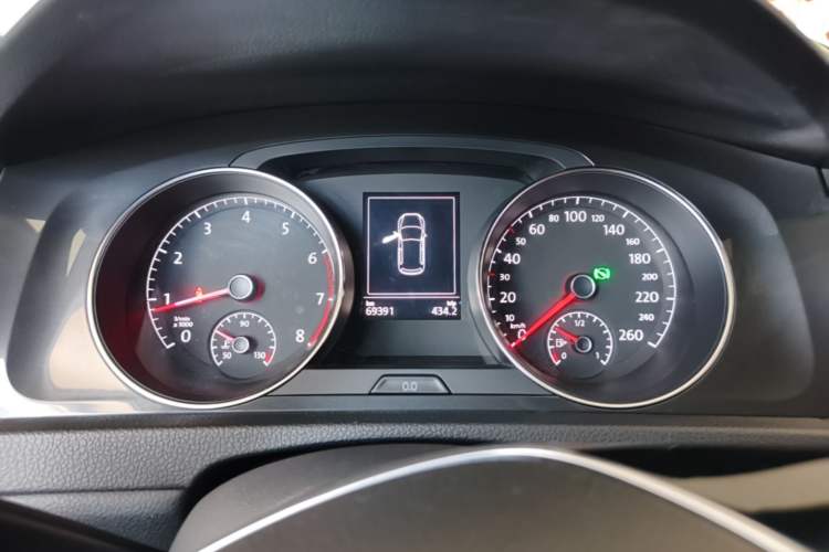 Used Volkswagen Golf 2018 230TSI Automatic Comfort Model Instrument Cluster