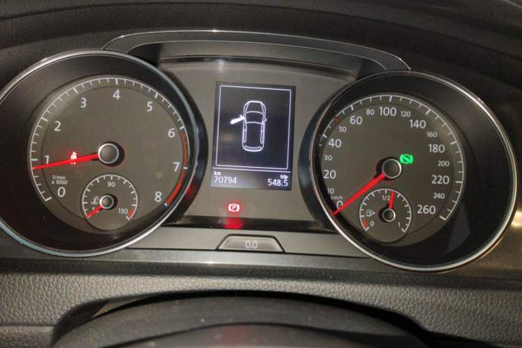 Used Volkswagen Golf 2018 230TSI Automatic Luxury Version Instrument Cluster