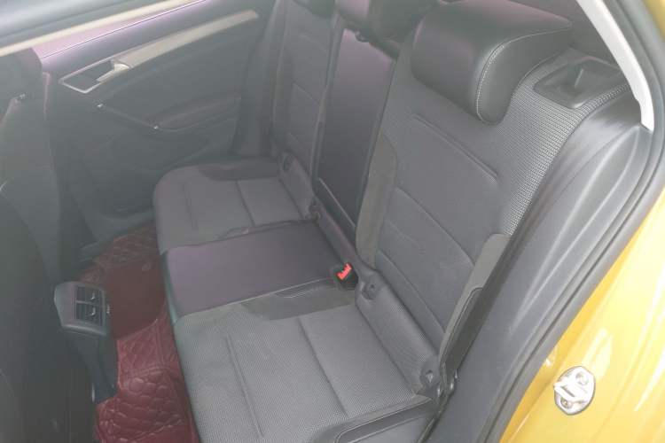 Used Volkswagen Golf 2018 1.6L Automatic Comfort Model Interior 1