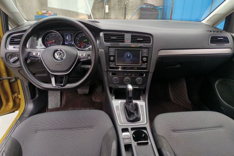 Used Volkswagen Golf 2018 230TSI Automatic Comfort Model Interior 2