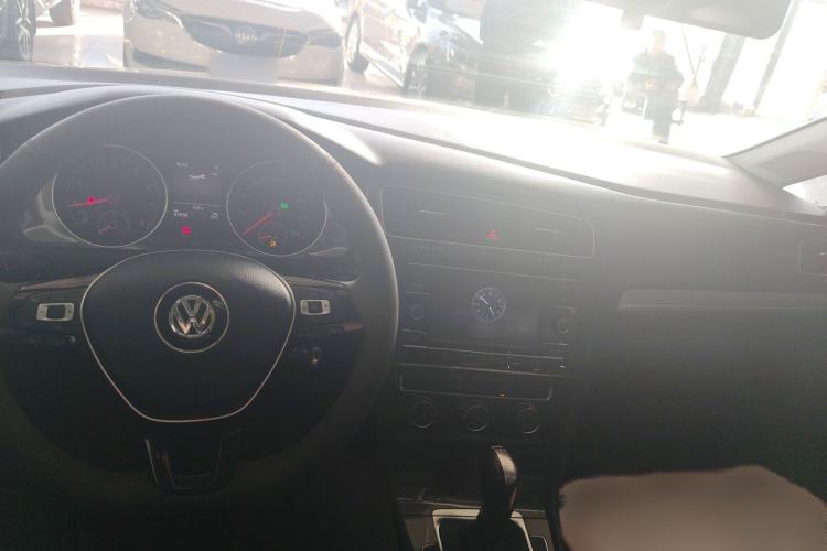 Used Volkswagen Golf 2018 230TSI Automatic Comfort Model Interior 2