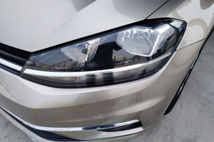 Used Volkswagen Golf 2018 1.6L Automatic Comfort Model Left Front Headlight