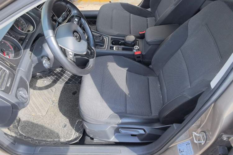 Used Volkswagen Golf 2018 230TSI Automatic Comfort Model Left Front Seat