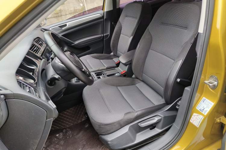 Used Volkswagen Golf 2018 230TSI Automatic Comfort Model Left Front Seat