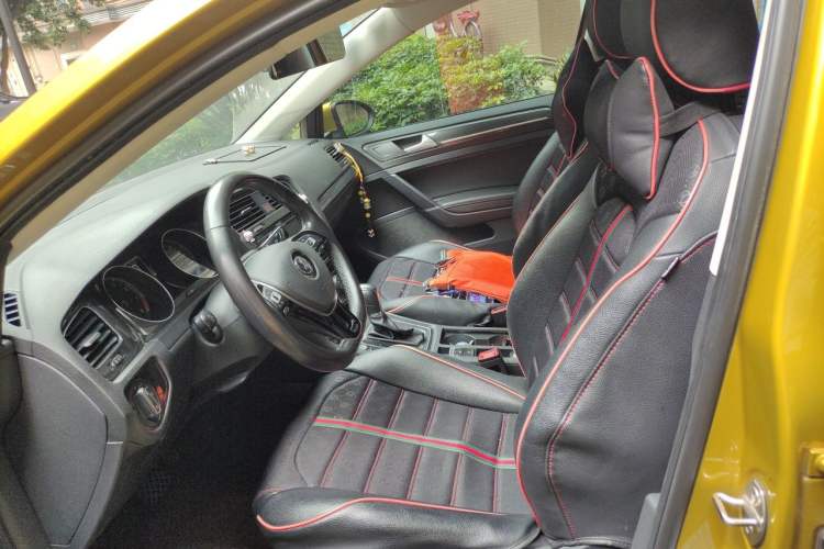 Used Volkswagen Golf 2018 230TSI Automatic Luxury Version Left Front Seat