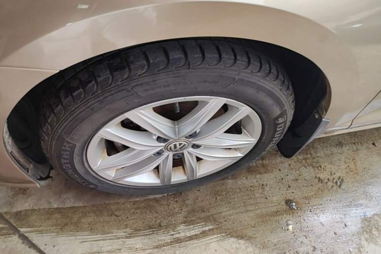 Used Volkswagen Golf 2018 1.6L Automatic Comfort Model Left Front Wheel Hub