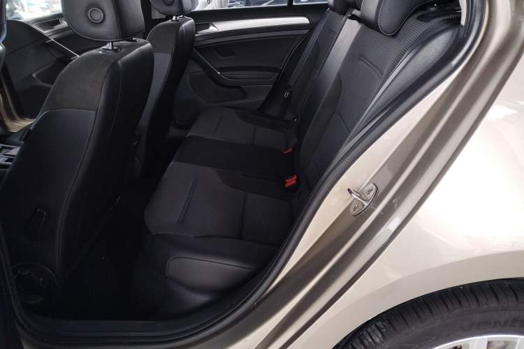 Used Volkswagen Golf 2018 1.6L Automatic Comfort Model Left Rear Seat
