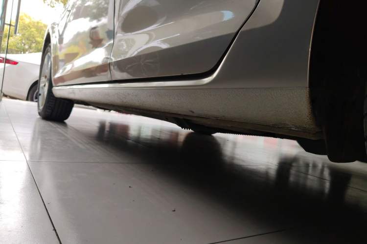 Used Volkswagen Golf 2018 1.6L Automatic Fashion Model Left Side Sill