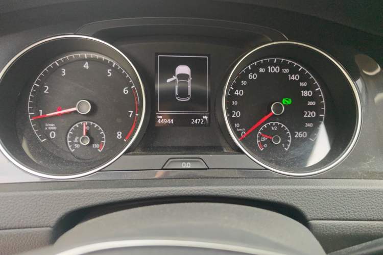 Used Volkswagen Golf 2018 230TSI Automatic Comfort Model Odometer Close Up