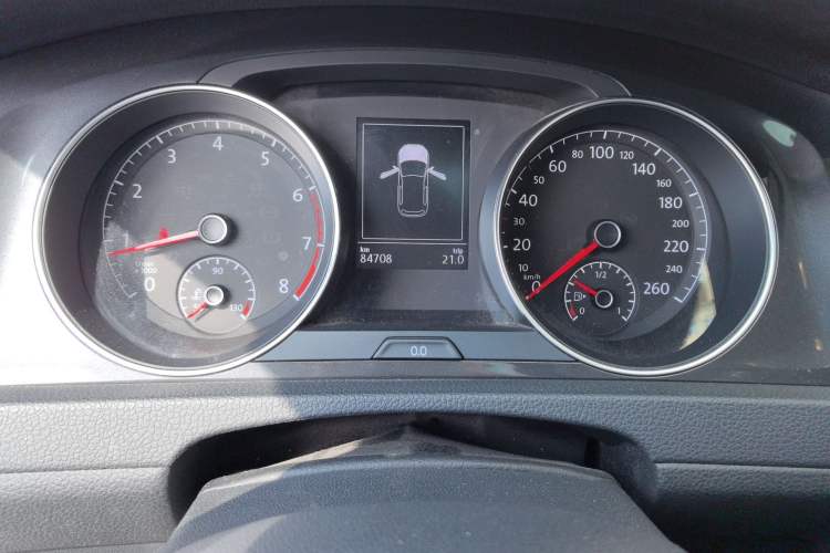 Used Volkswagen Golf 2018 230TSI Automatic Comfort Model Odometer Close Up