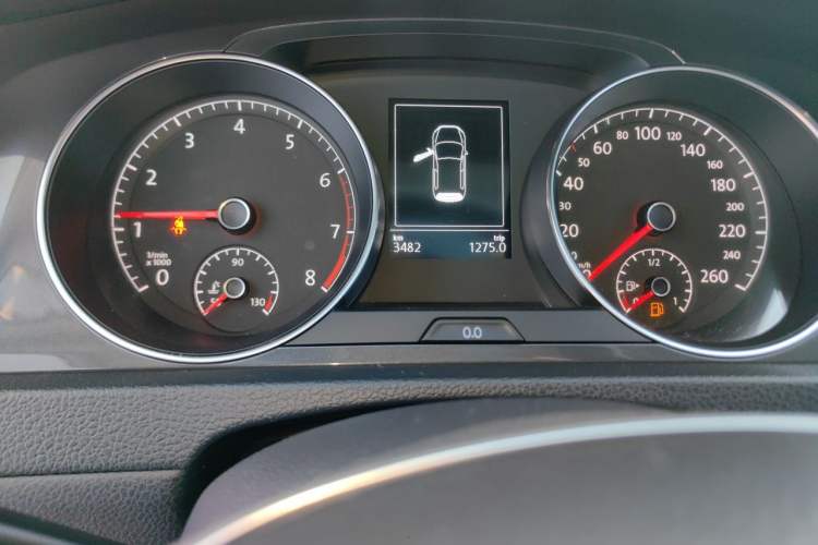 Used Volkswagen Golf 2018 230TSI Automatic Comfort Model Odometer Close Up