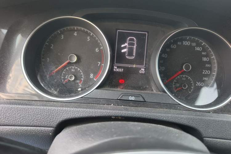 Used Volkswagen Golf 2018 230TSI Automatic Luxury Version Odometer Close Up