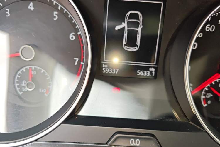 Used Volkswagen Golf 2018 230TSI Automatic Luxury Version Odometer Close Up