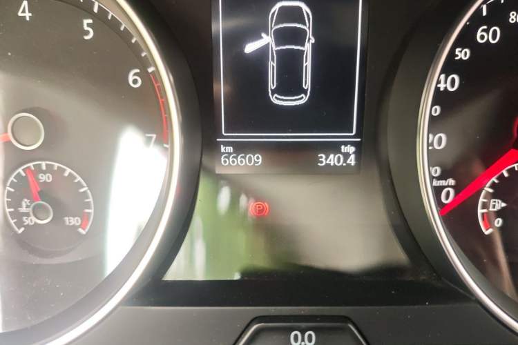 Used Volkswagen Golf 2018 1.6L Automatic Comfort Model Odometer Close Up