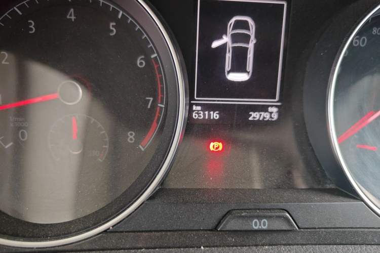 Used Volkswagen Golf 2018 1.6L Automatic Comfort Model Odometer Close Up