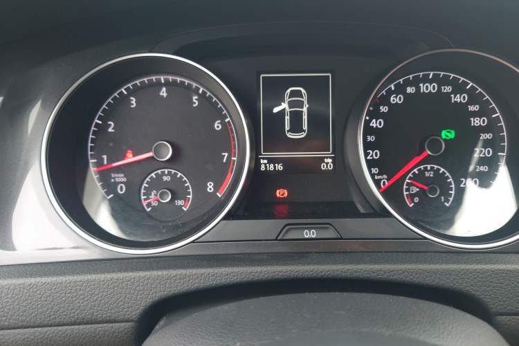 Used Volkswagen Golf 2018 1.6L Automatic Comfort Model Odometer Close Up