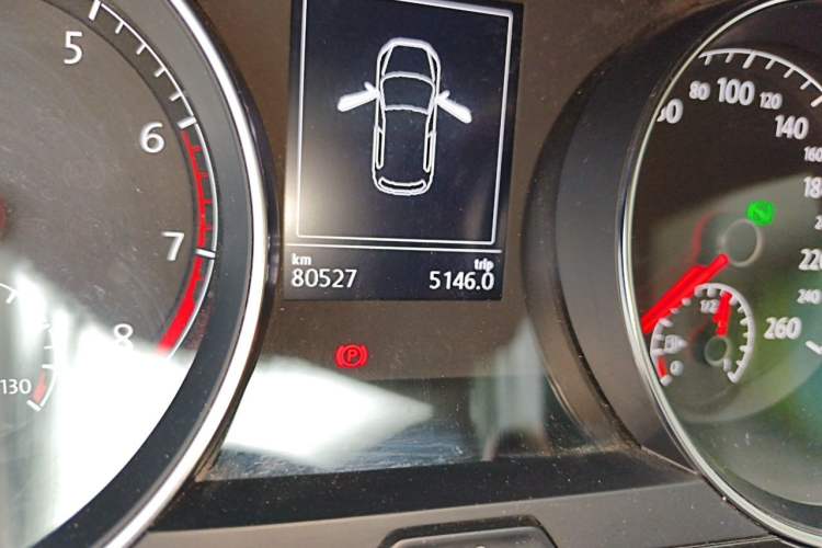 Used Volkswagen Golf 2018 230TSI Automatic Comfort Model Odometer Close Up