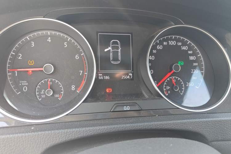 Used Volkswagen Golf 2018 230TSI Automatic Luxury Version Odometer Close Up