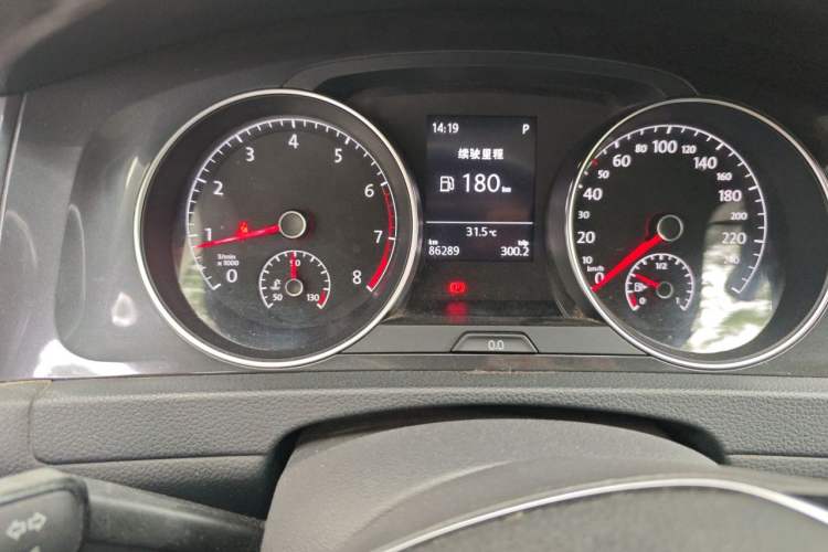 Used Volkswagen Golf 2018 230TSI Automatic Comfort Model Odometer Close Up