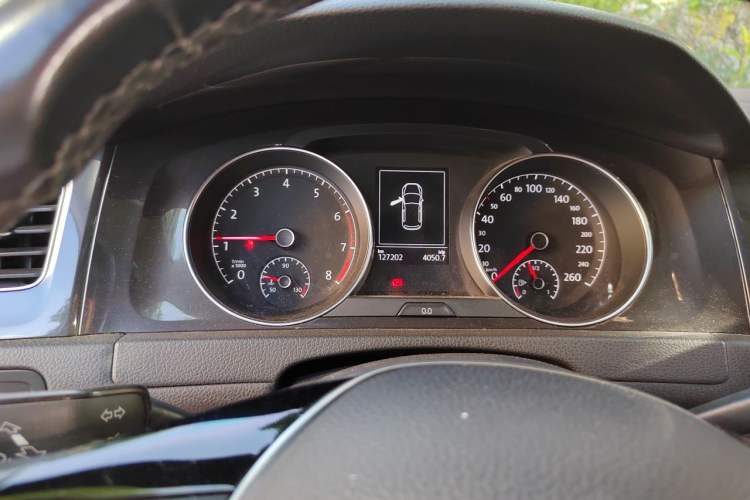 Used Volkswagen Golf 2018 230TSI Automatic Comfort Model Odometer Close Up