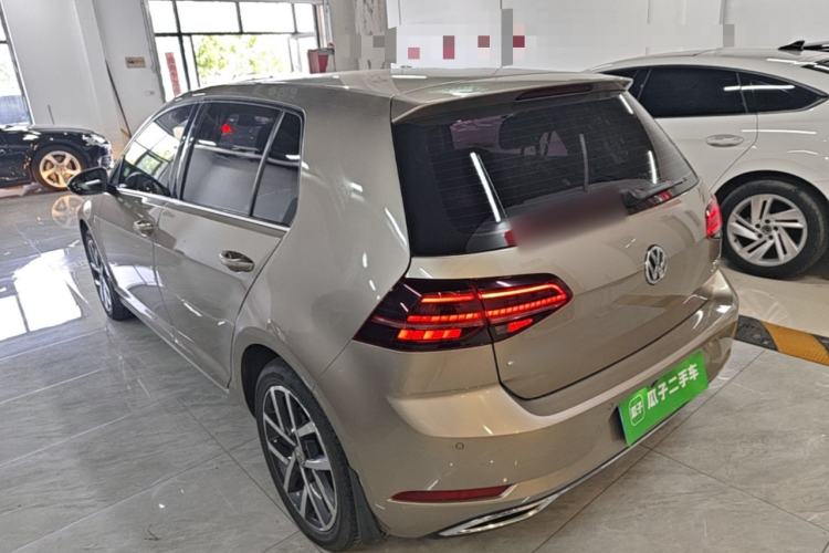 Used Volkswagen Golf 2018 230TSI Automatic Luxury Version Rear Left 45 Deg