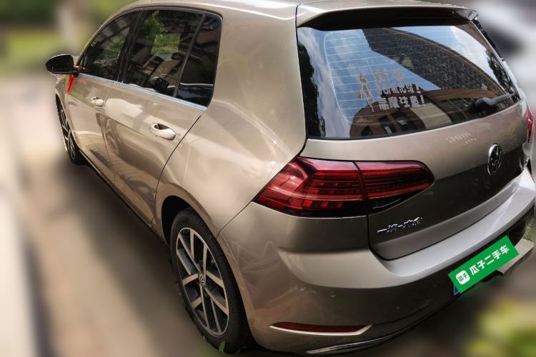 Used Volkswagen Golf 2018 230TSI Automatic Luxury Version Rear Left 45 Deg