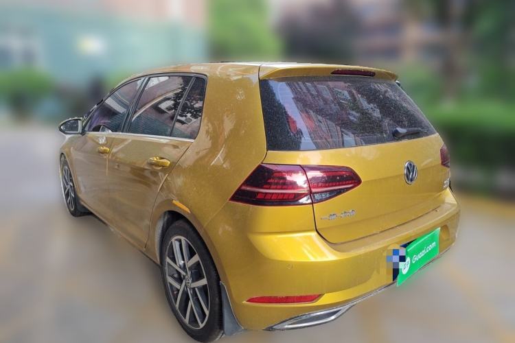 Used Volkswagen Golf 2018 230TSI Automatic Luxury Version Rear Left 45 Deg
