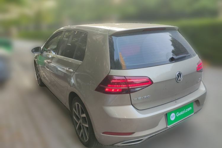 Used Volkswagen Golf 2018 230TSI Automatic Luxury Version Rear Left 45 Deg