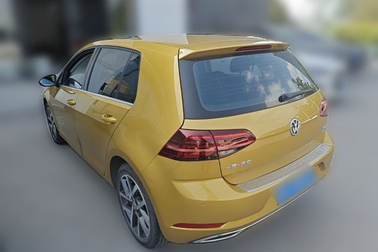 Used Volkswagen Golf 2018 230TSI Automatic Luxury Version Rear Left 45 Deg