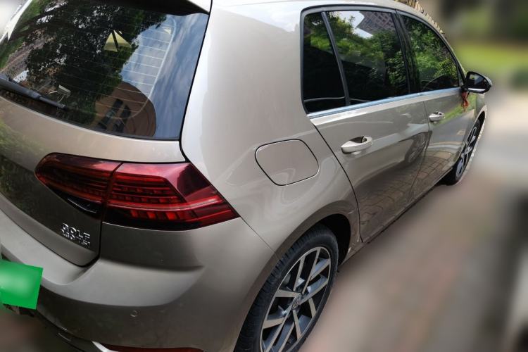 Used Volkswagen Golf 2018 230TSI Automatic Luxury Version Rear Right 45 Deg