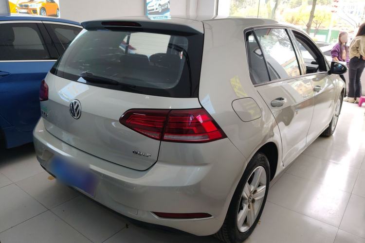 Used Volkswagen Golf 2018 1.6L Automatic Fashion Model Rear Right 45 Deg