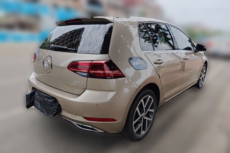 Used Volkswagen Golf 2018 230TSI Automatic Luxury Version Rear Right 45 Deg