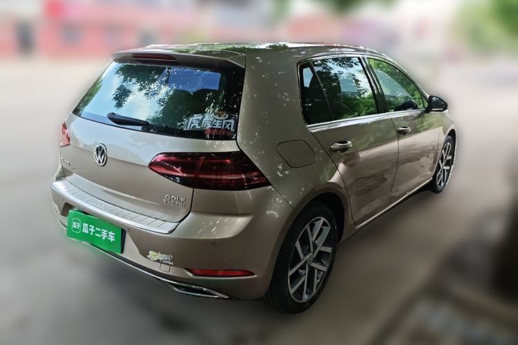 Used Volkswagen Golf 2018 230TSI Automatic Luxury Version Rear Right 45 Deg