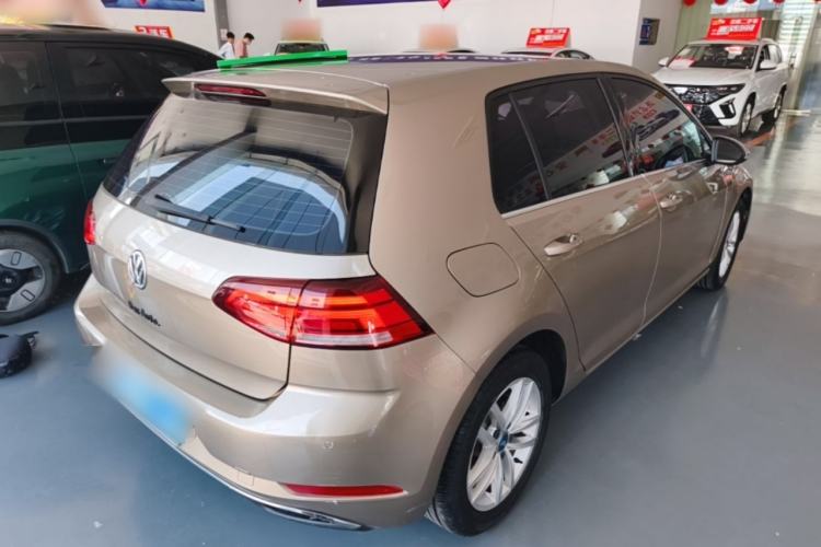 Used Volkswagen Golf 2018 230TSI Automatic Comfort Model Rear Right 45 Deg