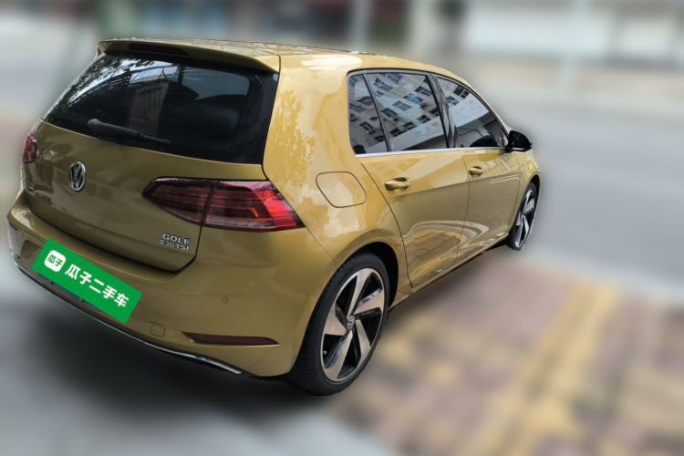 Used Volkswagen Golf 2018 230TSI Automatic Comfort Model Rear Right 45 Deg