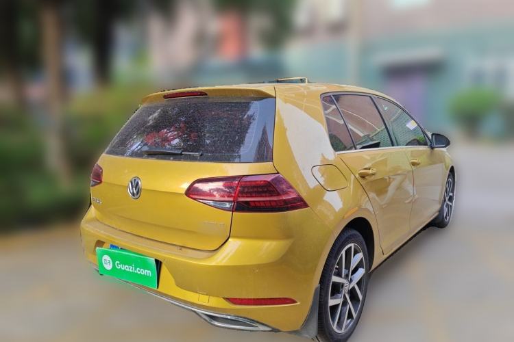 Used Volkswagen Golf 2018 230TSI Automatic Luxury Version Rear Right 45 Deg