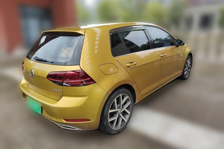 Used Volkswagen Golf 2018 230TSI Automatic Luxury Version Rear Right 45 Deg
