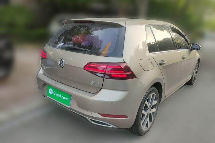 Used Volkswagen Golf 2018 230TSI Automatic Luxury Version Rear Right 45 Deg