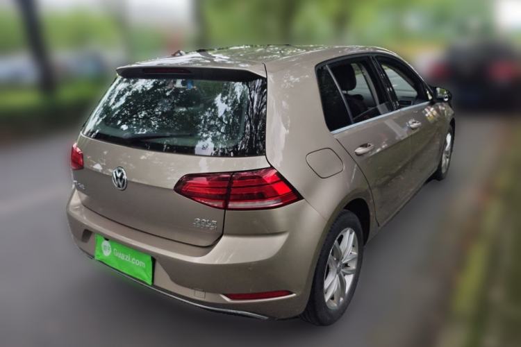 Used Volkswagen Golf 2018 230TSI Automatic Comfort Model Rear Right 45 Deg