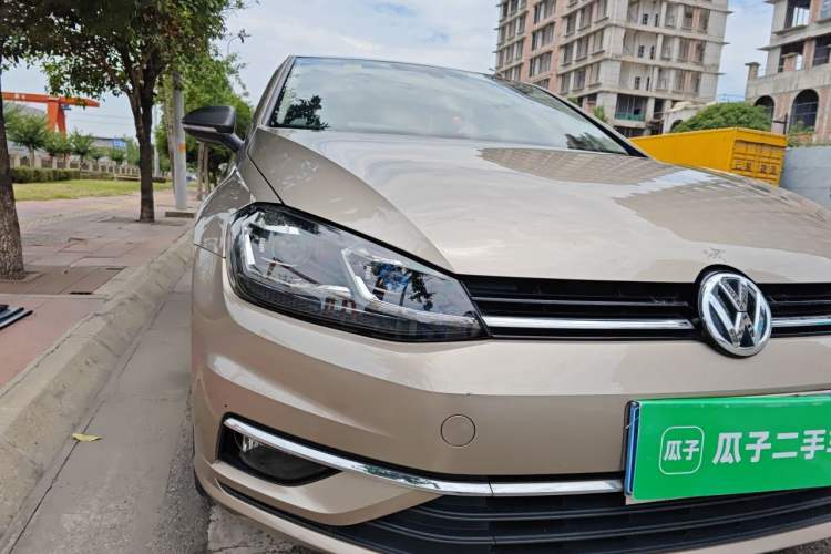 Used Volkswagen Golf 2018 230TSI Automatic Luxury Version Right Front Headlight