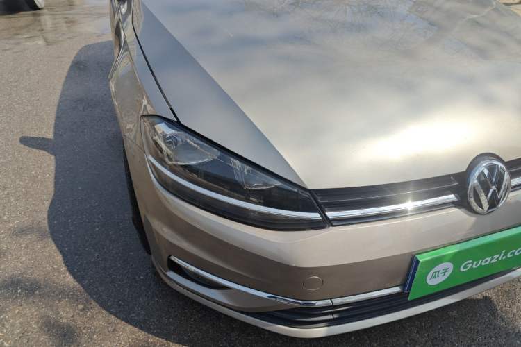 Used Volkswagen Golf 2018 230TSI Automatic Luxury Version Right Front Headlight