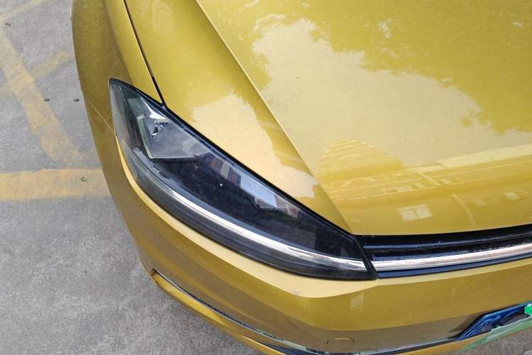 Used Volkswagen Golf 2018 230TSI Automatic Luxury Version Right Front Headlight