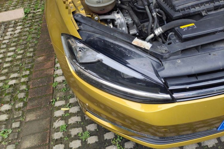 Used Volkswagen Golf 2018 230TSI Automatic Luxury Version Right Front Headlight