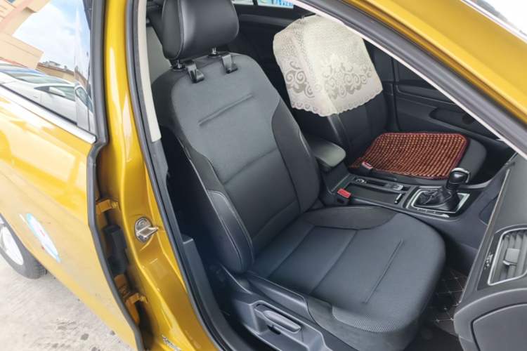 Used Volkswagen Golf 2018 1.6L Automatic Comfort Model Right Front Seat