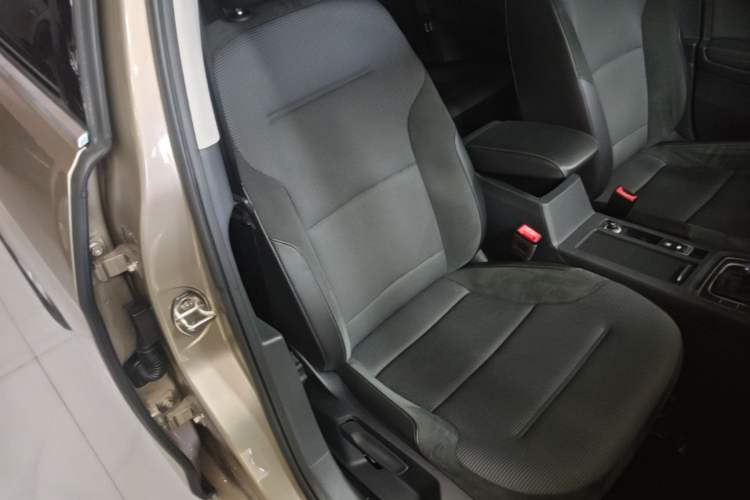 Used Volkswagen Golf 2018 1.6L Automatic Comfort Model Right Front Seat