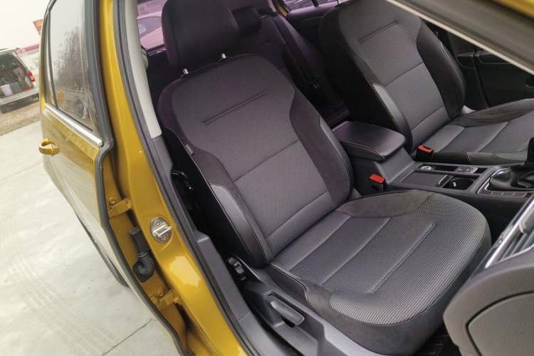 Used Volkswagen Golf 2018 230TSI Automatic Comfort Model Right Front Seat